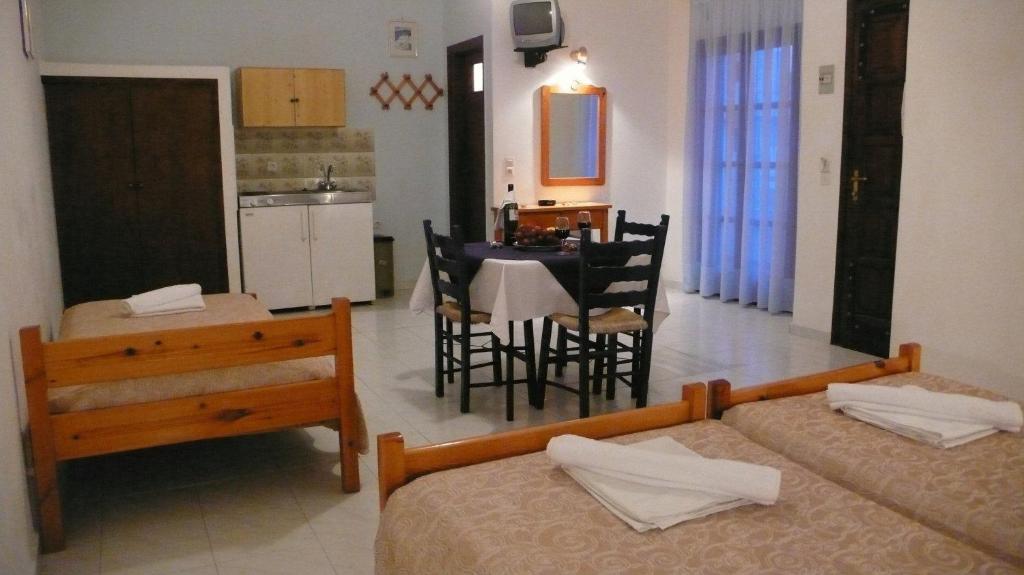 Villa Gambas Beach Studios Kamári Szoba fotó